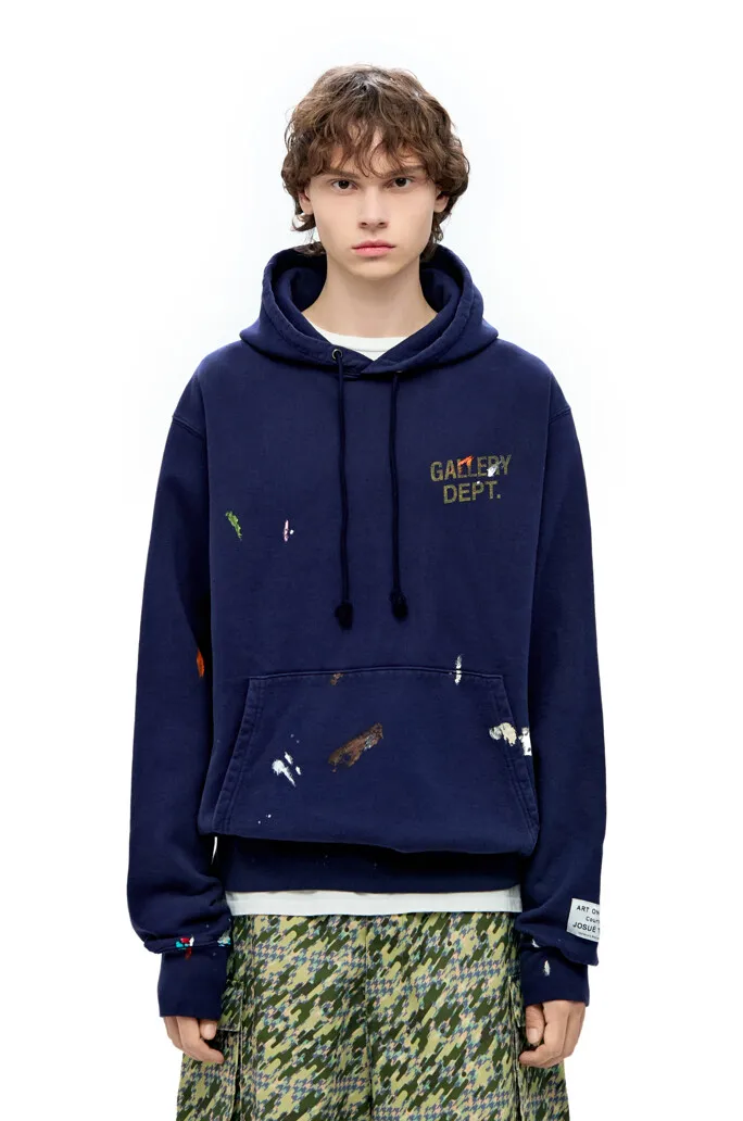 GALLERY DEPT. PAINT LOGO HOODIE/Vintage Navy Purple English graffiti distressed hoodie Purple S-XL Front panel GD ENGLISH logo Enlarged back logo Ready-to-wear belt printed with wash and distressed Made with faded distressed texture There is "Art on Display" pattern patch on the cuffs All painted by old craftsmen with splashes of ink Original mold opening Fabric custom woven and dyed Perfect reproduction of the correct version